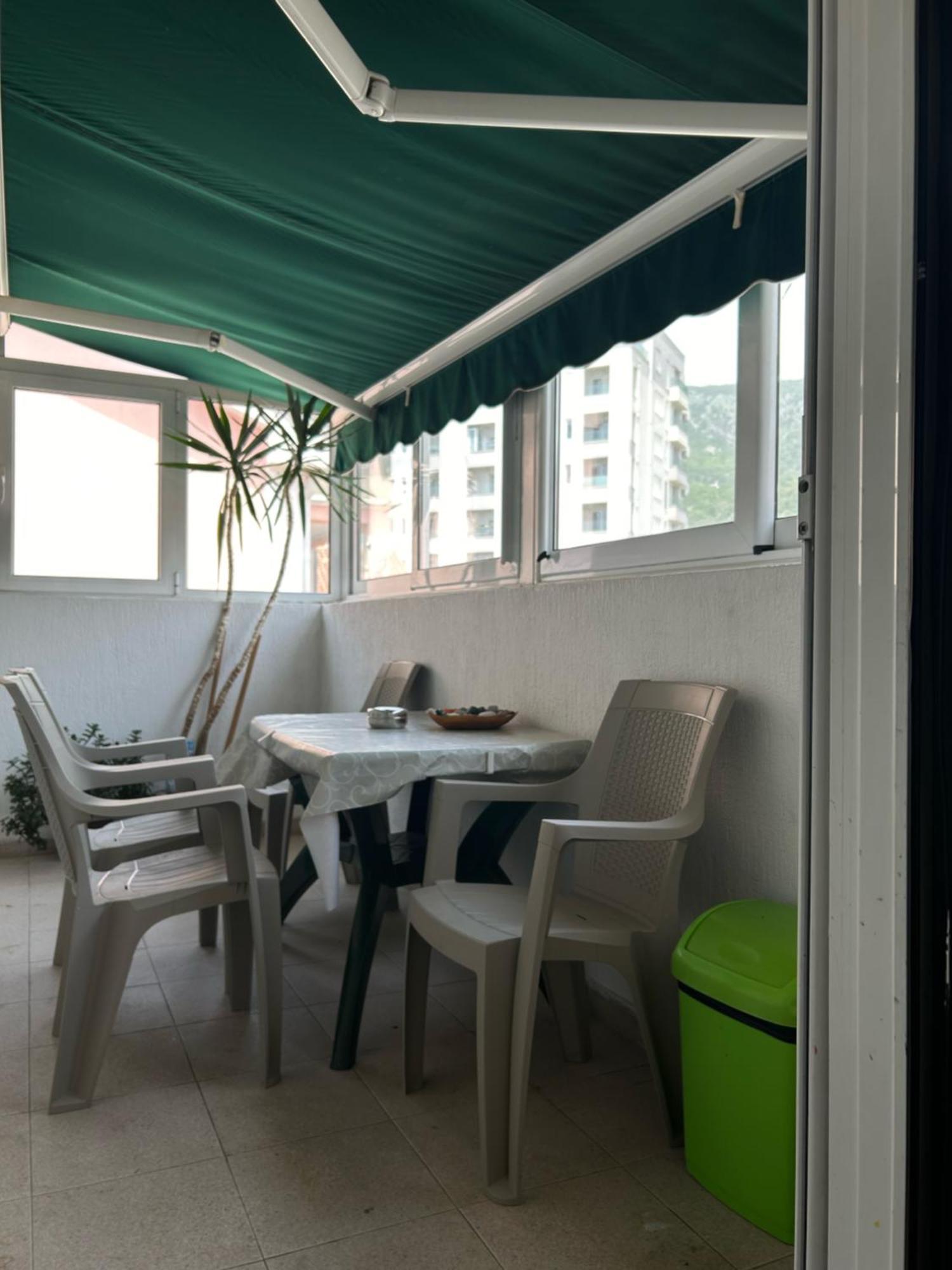 Green Apartment *